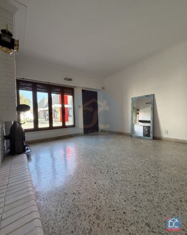 Casa céntrica a la venta, 150m², 2 dorm, 1 baño, garage — Pinto 800