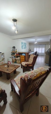 Casa en Venta 4 dorm, 163m² con garage para 2 vehículos — Piñeiro