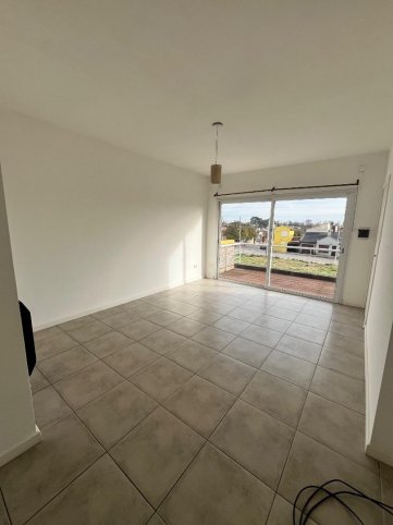 Depto en Venta 1 dorm, 48m² con cochera — Lamadrid 526