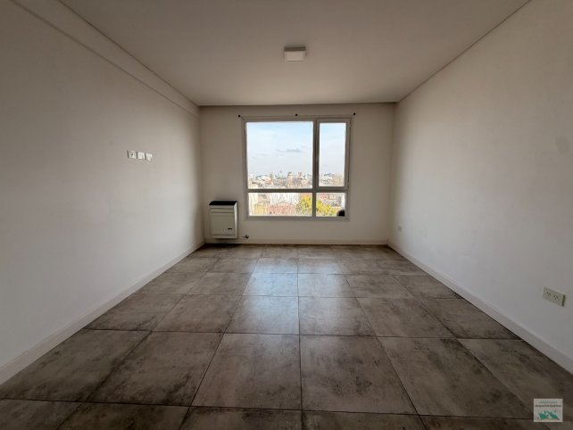 Depto. 2 dorm, 1 baño, cochera, 3° piso con ascensor — Saavedra al 700