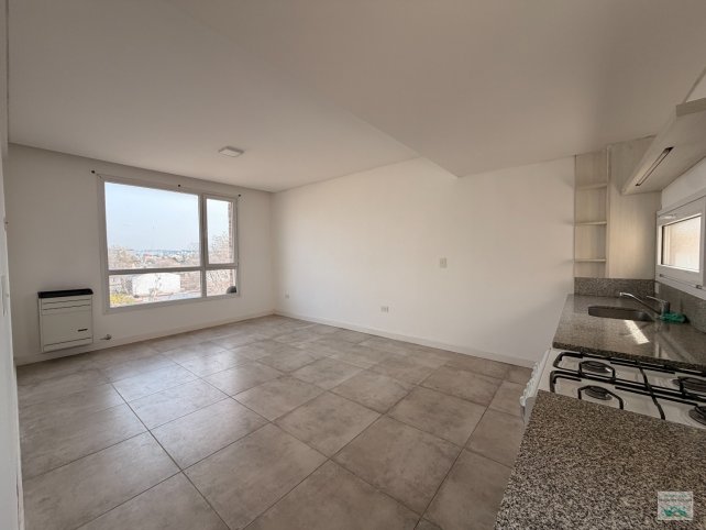 Depto. 2 dorm, 1 baño, cochera, 3° piso con ascensor — Saavedra al 700