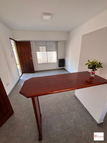 Depto en Alquiler 1 dorm, 50m² en planta baja — 25 de Mayo 26