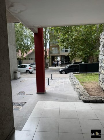 Departamento en alquiler 1 dorm, 1 baño, con cochera — Fuerte Independencia y 25 de Mayo