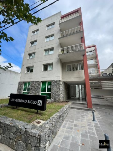 Departamento en alquiler 1 dorm, 1 baño, con cochera — Fuerte Independencia y 25 de Mayo