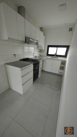 Departamento Céntrico en Alquiler 42m² 1 dorm, 1 baño, cochera — Mitre 524