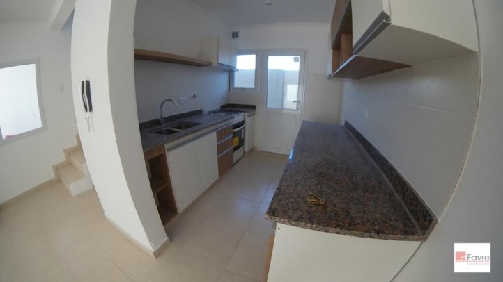 Depto en Alquiler 2 dorm, 60m² con cochera — Figueroa 1027