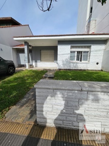 Casa en Alquiler 3 dorm, 440m² — MAIPU 1035