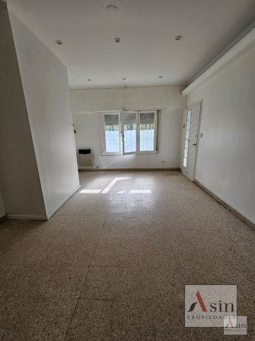 Casa en Alquiler 3 dorm, 440m² — MAIPU 1035