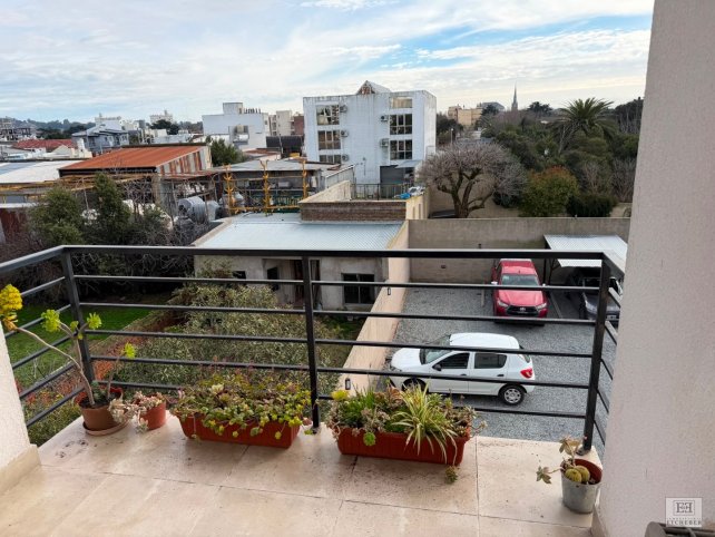 Las Heras 860