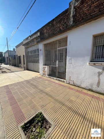 Casa a demoler o reciclar, 70m², 2 dorm, 1 baño, garage
