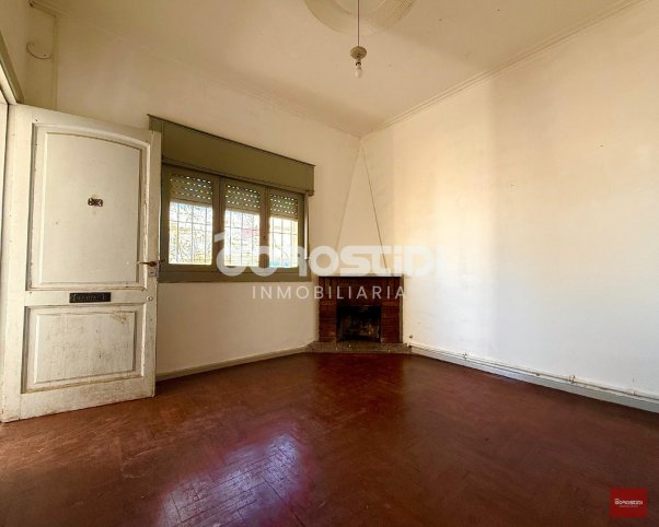 Casa 2 dorm, 1 baño, Garage — Del Valle al 100