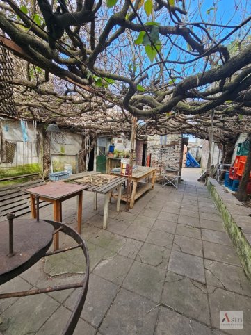 LOTE CON CASA A DEMOLER SOBRE CALLE ROCA