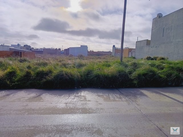 Lote en Venta 866m² sobre Labarden y Av. Actis