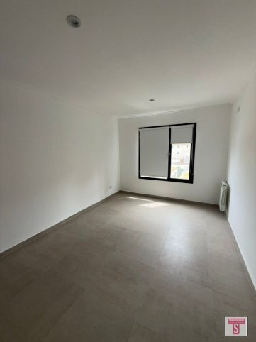 Depto en Venta 1 dorm, 50m², 2° piso, con cochera — 4 de abril