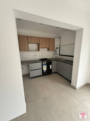 Depto en Venta 1 dorm, 50m², 2° piso, con cochera — 4 de abril