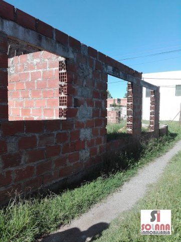 Lote 300m² en Villa Italia con cimientos