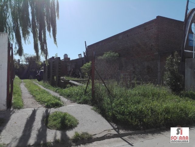 Lote 300m² en Villa Italia con cimientos