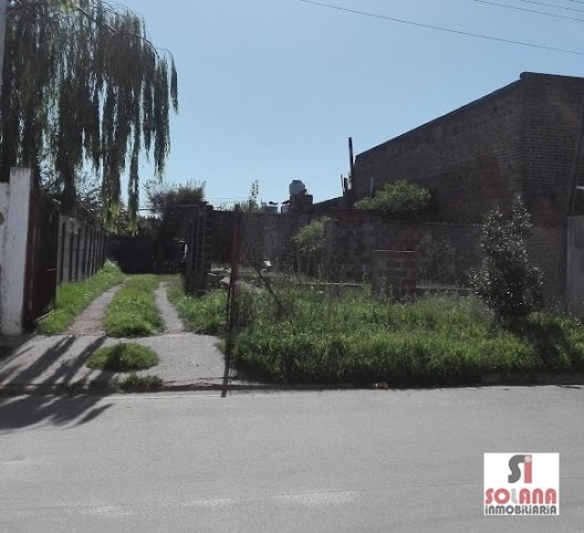 Lote 300m² en Villa Italia con cimientos