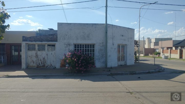 Casa a la VENTA a RECICLAR Zona: Piedrabuena y México