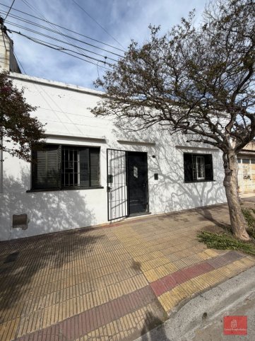 Casa 4 dorm, 134m² con patio y parrilla — Pellegrini