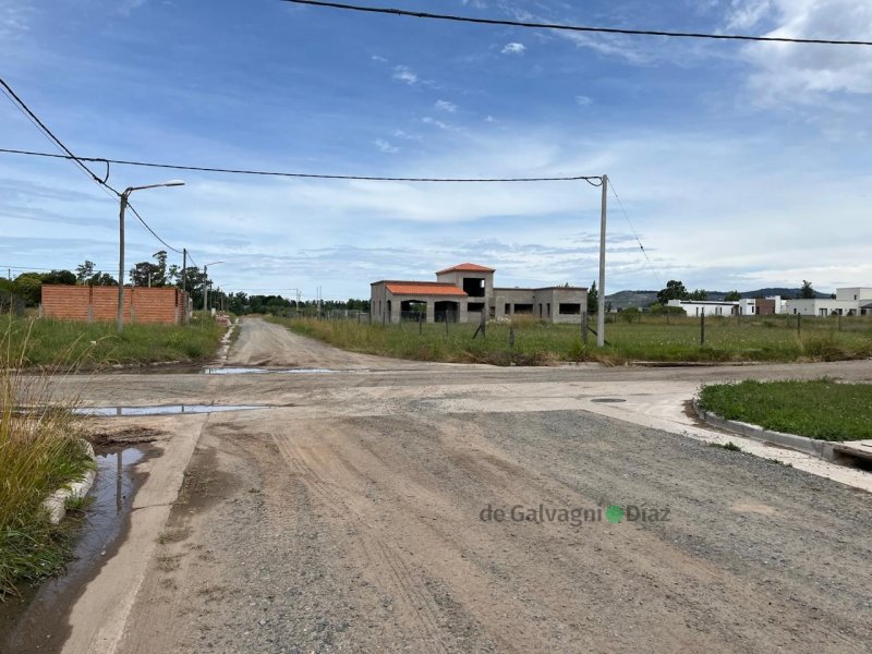 Lote en venta de 355m² en esquina — Graduados