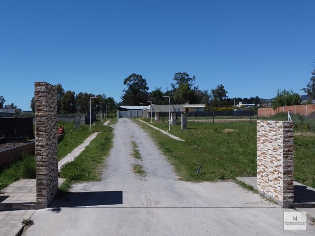 Lote en Venta 10x31.10 mts en Condominio — Calle Caseros