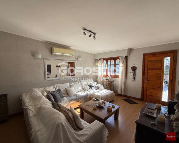 Casa en Venta Nigro 2200, 3 dorm, 1 baño, Garage, Barrio 25 de Mayo