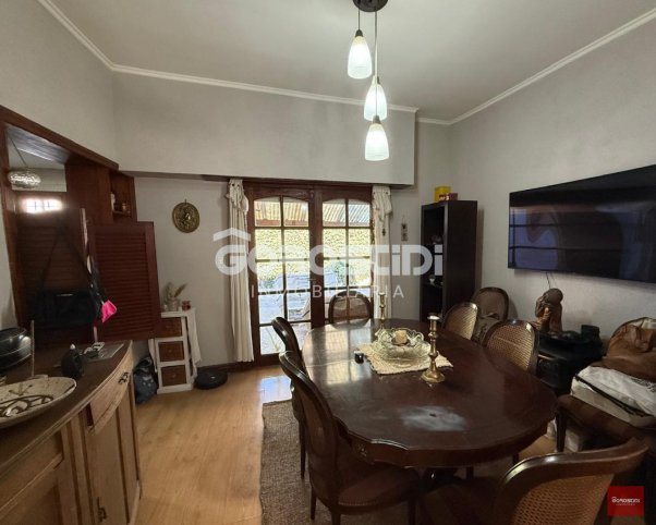 Casa en Venta Nigro 2200, 3 dorm, 1 baño, Garage, Barrio 25 de Mayo