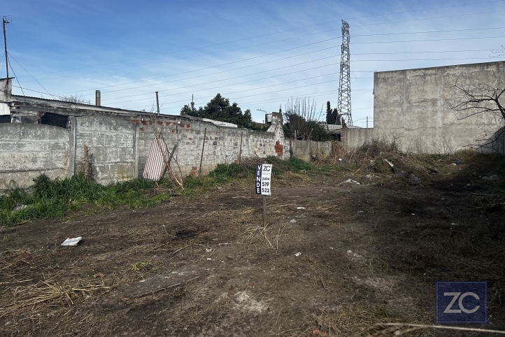Lote en Venta 288m² en Villa Aguirre, ideal para comercios