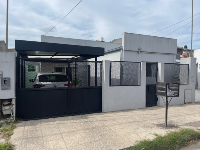 Casa 2 dorm, 88m² con cochera — Saavedra