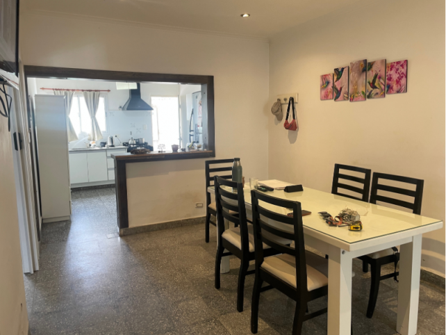 Casa 2 dorm, 88m² con cochera — Saavedra