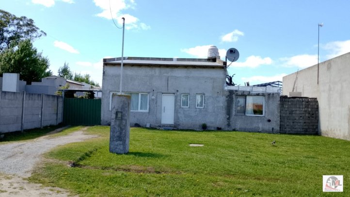 Casa 2 dorm, 92m² en Newton y Chapaleofu