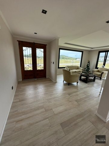Casa 3 dorm, 290m² en Club de Campo La Vaguada