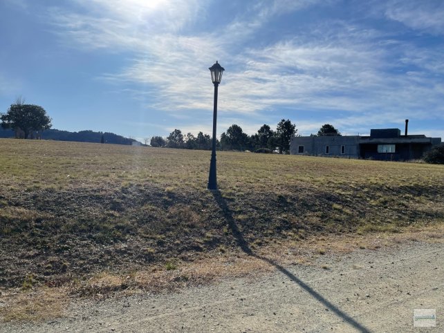 Lote de 1700m² en Barrio La Mata