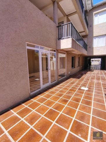 Depto 1 dorm, planta baja, 4 años, con cochera — Pellegrini