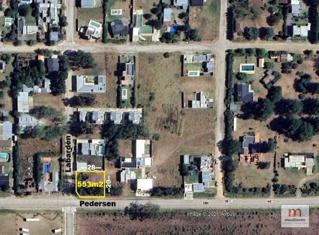 Lote en esquina de 553m² sobre Av. Pedersen — La Rural