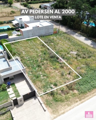 Lote en Venta sobre Avenida Pedersen 350m²