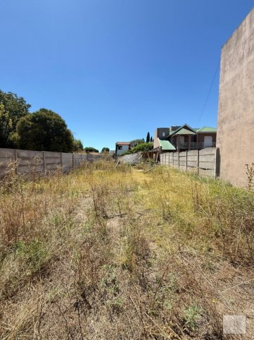Lote en venta 400m² en Colombia 700, excelente ubicación