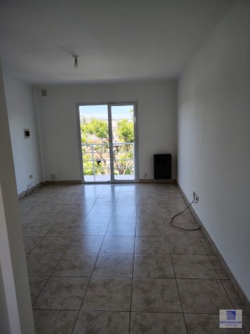 Depto 1 dorm, 48m² con cochera — Quintana 825