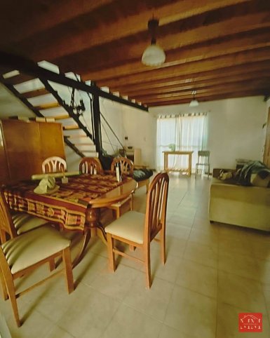 Casa de dos plantas con quincho ubicada en Beltran al 300