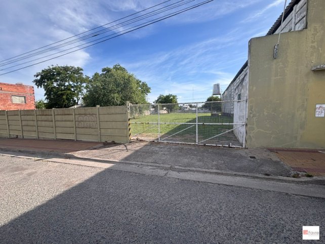Lote en venta de 21,65 mts de frente por 64,35 de fondo