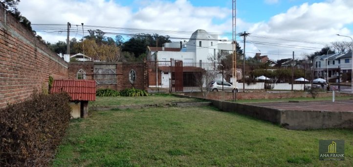 Lote en Venta en Monseñor De Andrea e Ituizangó