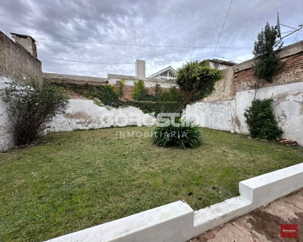 Depto 2 dorm, 1 baño, planta baja, Mitre 100