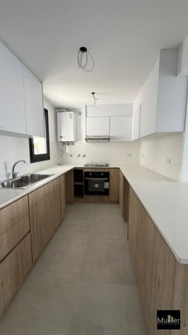 Depto 2 dorm, 2 baños, 240m² — Paz al 300