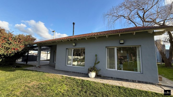 Casa quinta 3 dorm, pileta — Nigro y La Blanca
