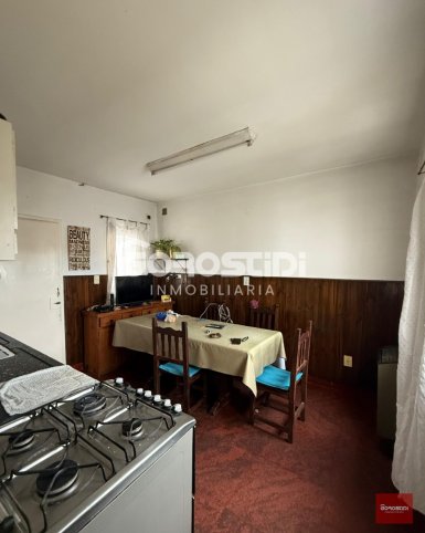 Casa en Venta Payro y Juan B Justo, 2 habitaciones, 1 baño, cochera