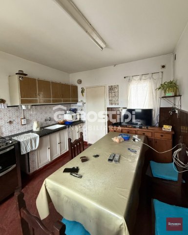 Casa en Venta Payro y Juan B Justo, 2 habitaciones, 1 baño, cochera