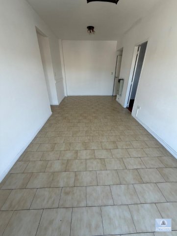 Depto 2 dorm, 55m² con balcón y cochera — Yrigoyen