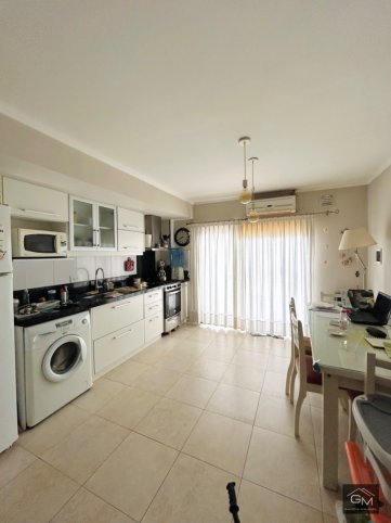 Depto en Venta 1 dorm, 58m² con cochera — 4 de Abril 64