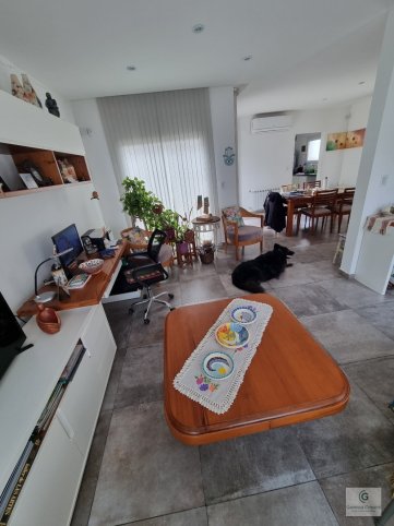 Casa en Lobería 1664, 275m², 3 dorm, 3 baños, garage, piscina climatizada